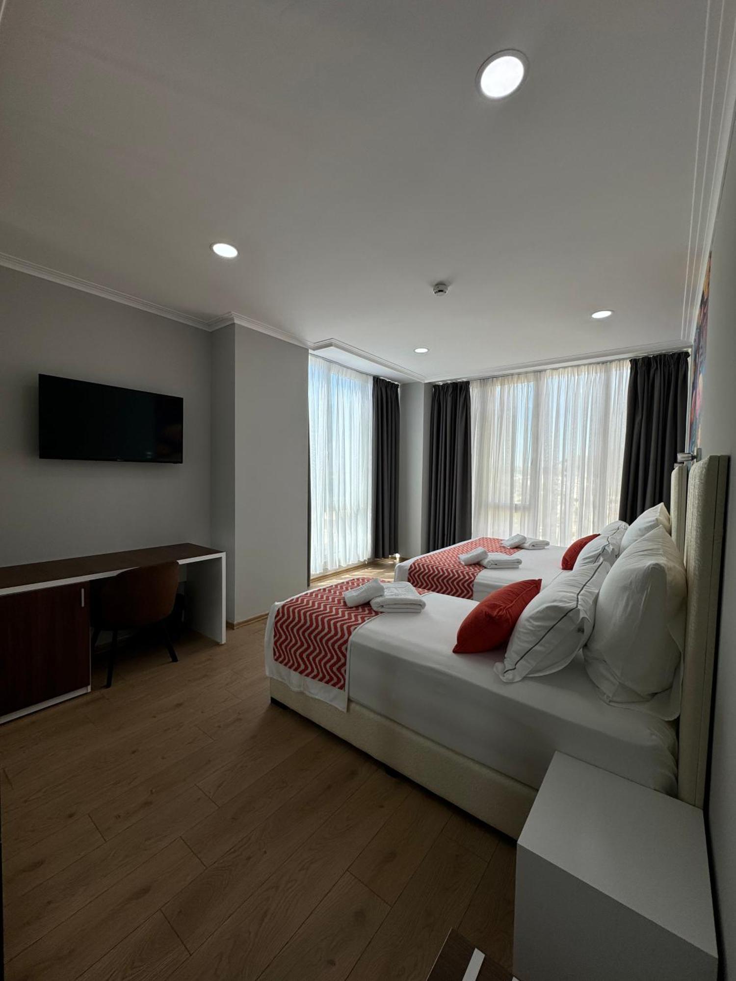 Vlorë Hotel Britania מראה חיצוני תמונה