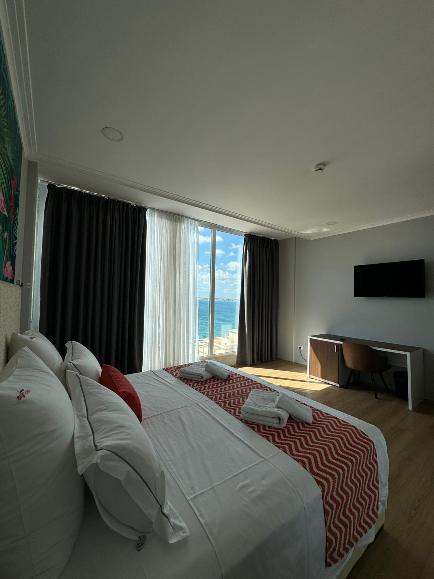 Vlorë Hotel Britania מראה חיצוני תמונה