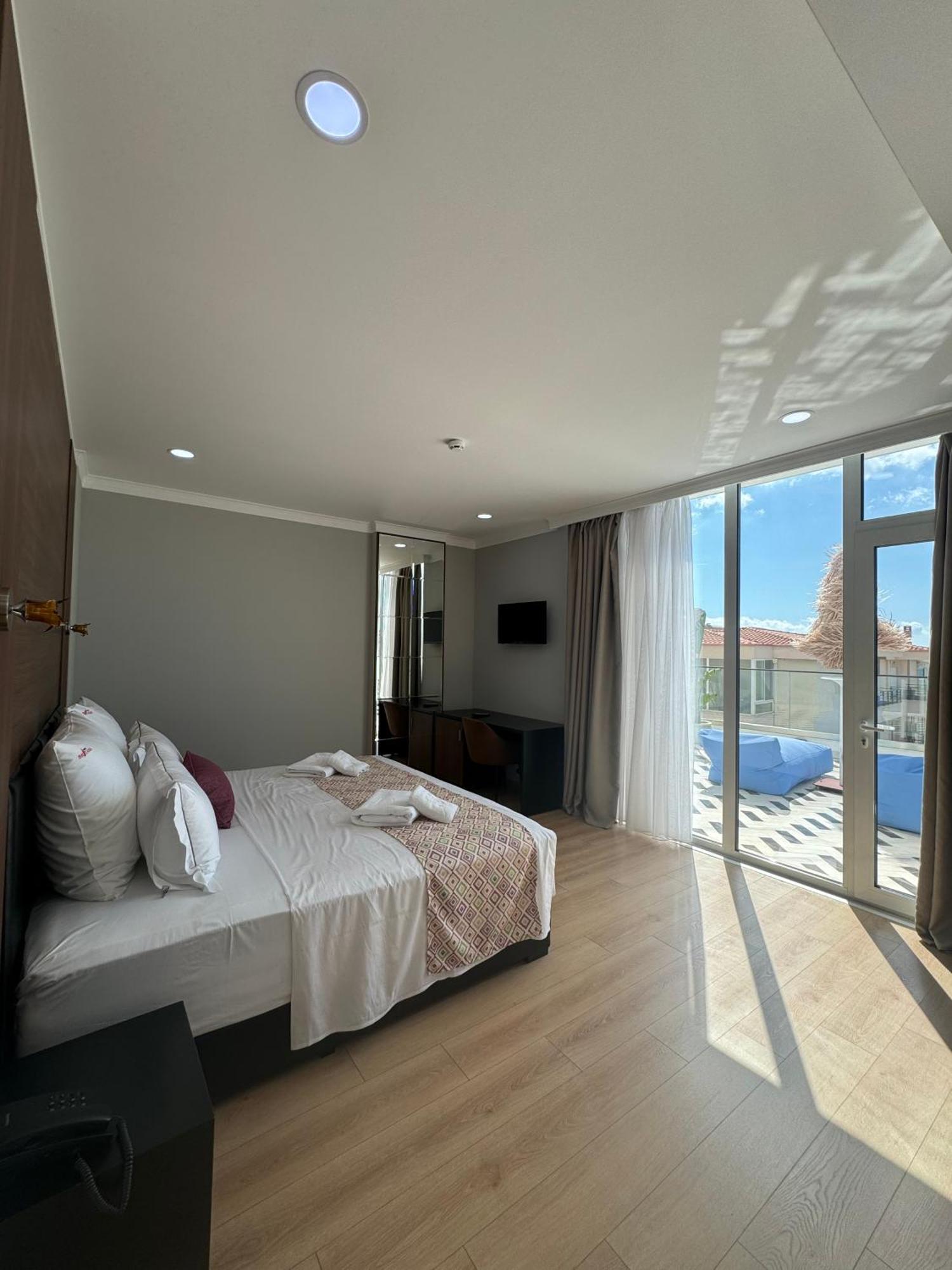 Vlorë Hotel Britania מראה חיצוני תמונה