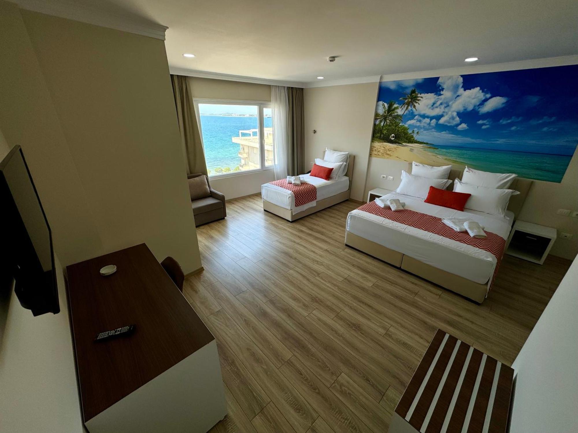 Vlorë Hotel Britania מראה חיצוני תמונה