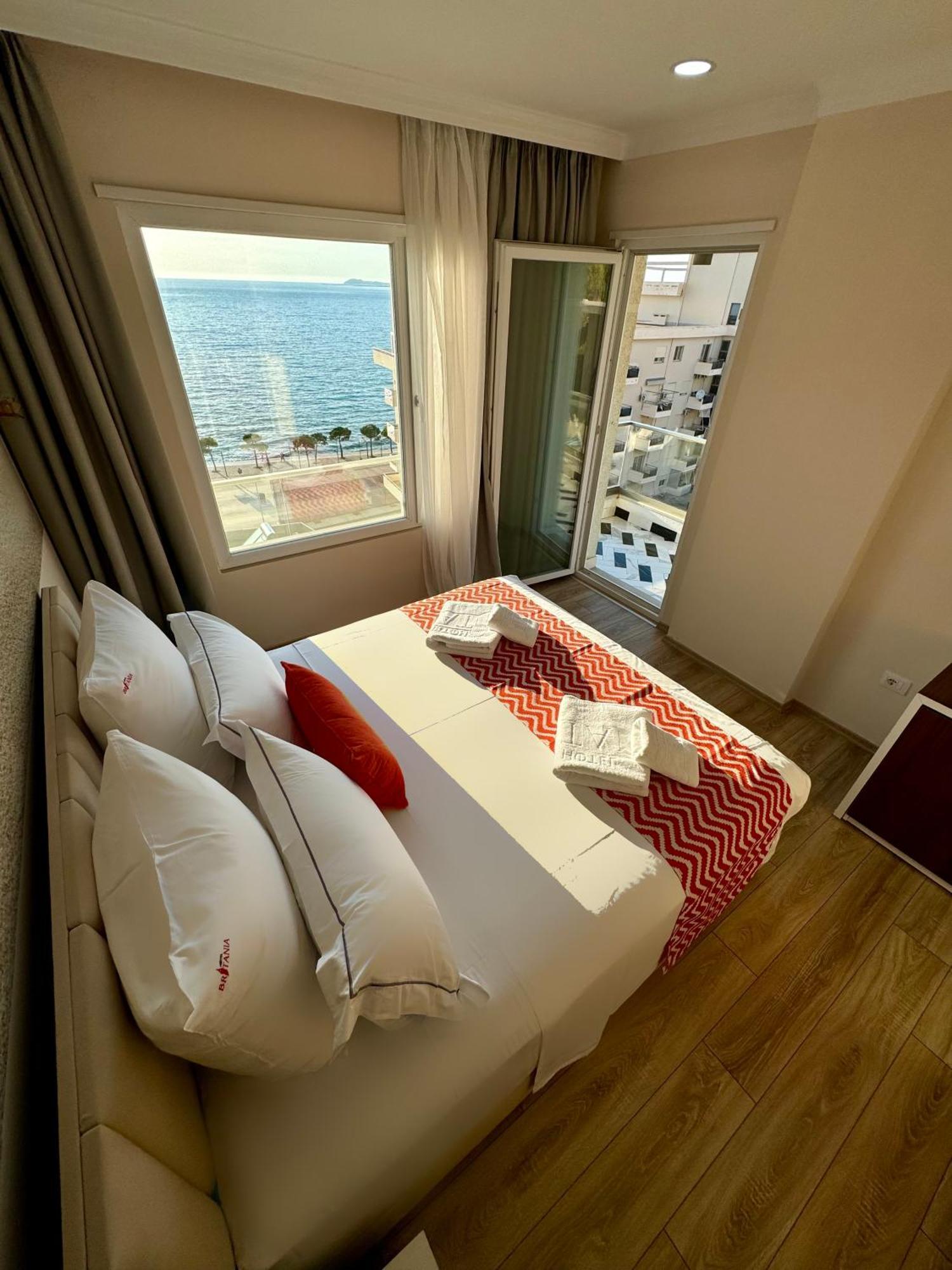 Vlorë Hotel Britania מראה חיצוני תמונה