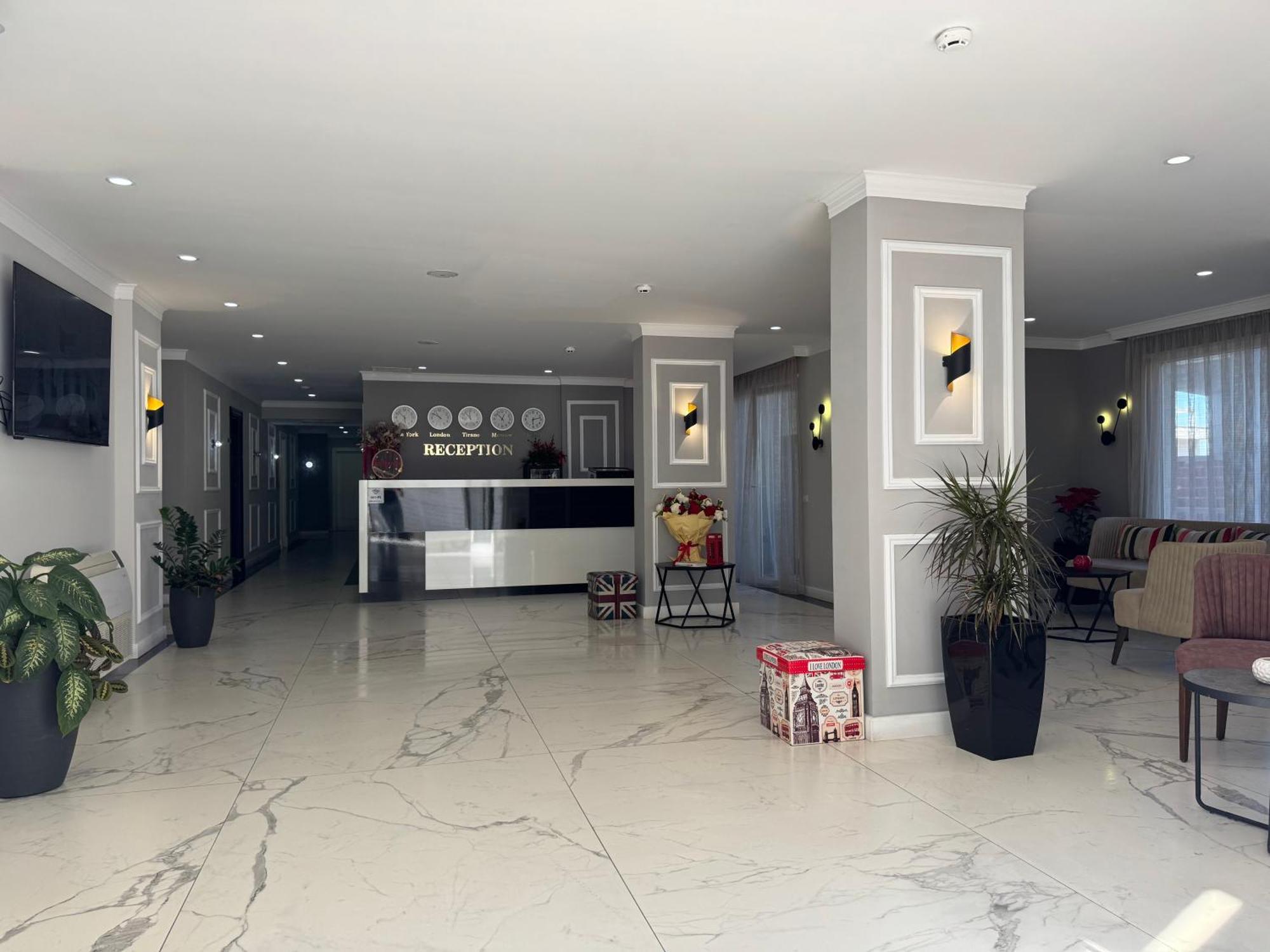 Vlorë Hotel Britania מראה חיצוני תמונה